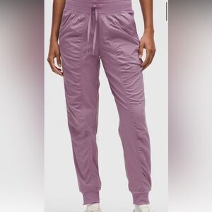 Lululemon 🌹Women's Purple Jogger Pants